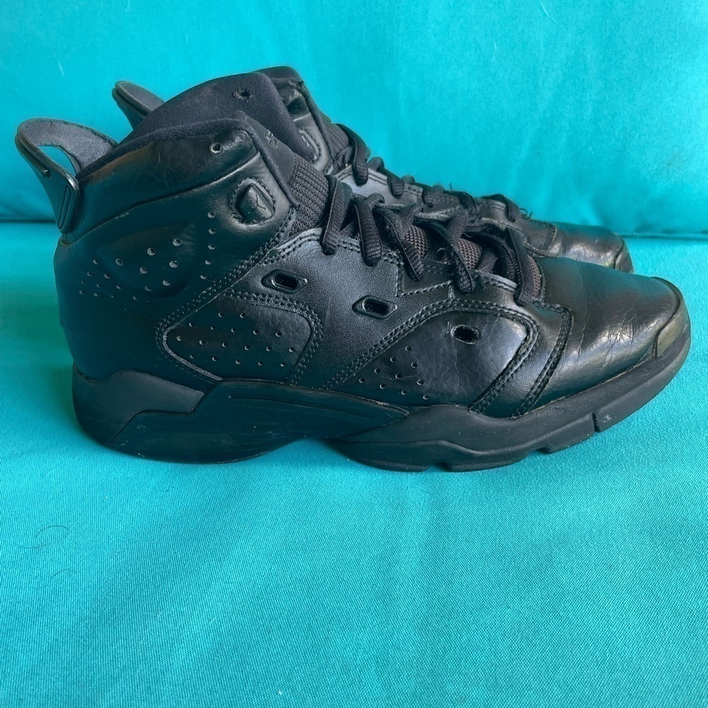 Kids Jordan 6-17-23 BG BTS size 7Y